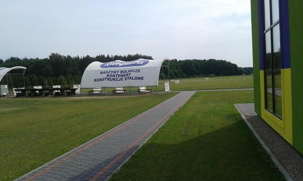 Golf Zajazd Zajaczkowo Słupsk Esterno foto
